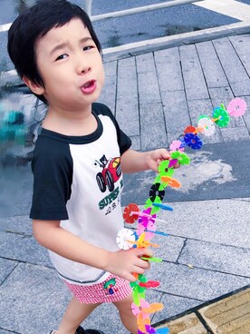 「petit main（プティマイン）のアイテム（トップス、ホワイト系）」を使った、Angeldengさん（キッズ）の夏コーディネート