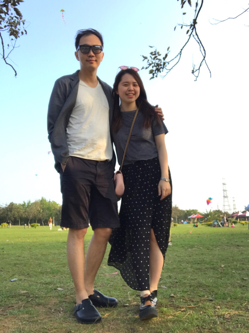 「couple」｜「BIRKENSTOCKのアイテム（スリッポン、ブラック系）」を使った、erikachiaさん（レディース・157cm）の春コーディネートの1枚目の写真