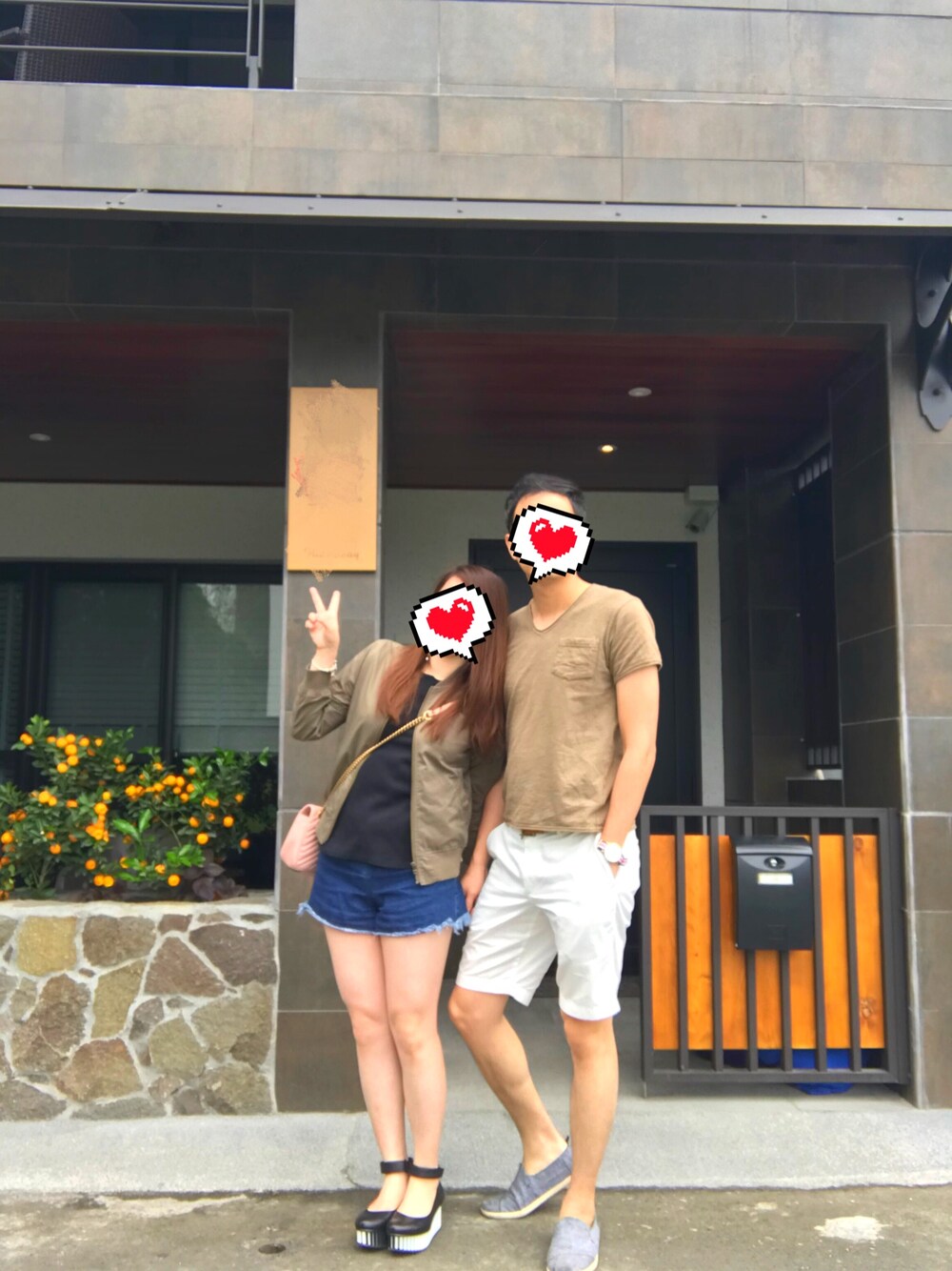 「couple」｜「BEAMSのアイテム（Tシャツ/カットソー、グリーン系）」を使った、erikachiaさん（レディース・157cm）の春コーディネートの1枚目の写真