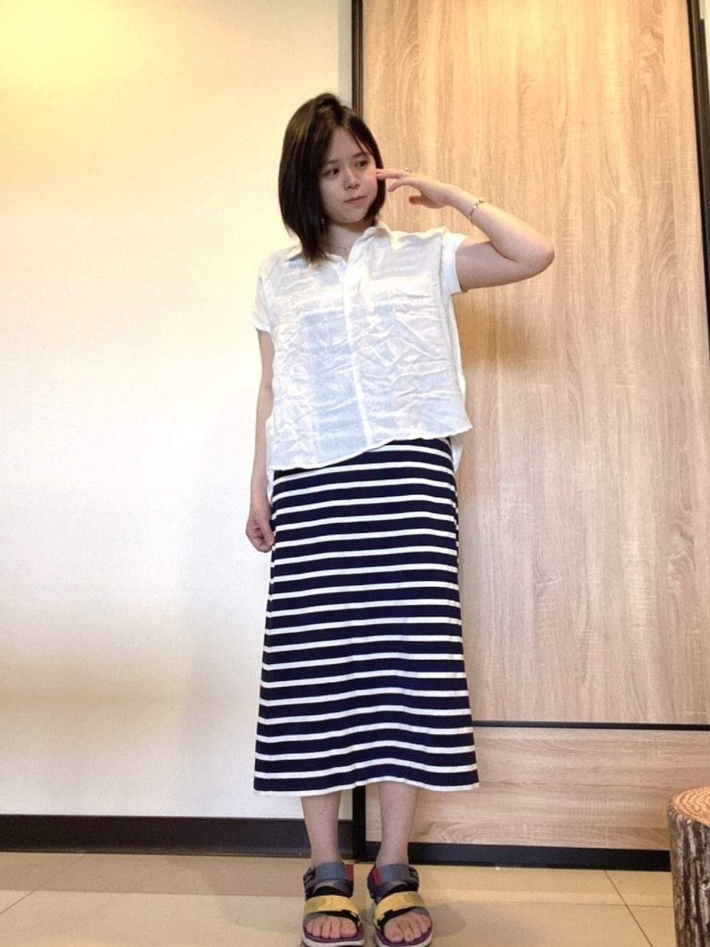 「stripes、stripe」｜「mujiのアイテム（ジャンパースカート、ブルー系）」を使った、erikachiaさん（レディース・157cm）の夏コーディネートの1枚目の写真