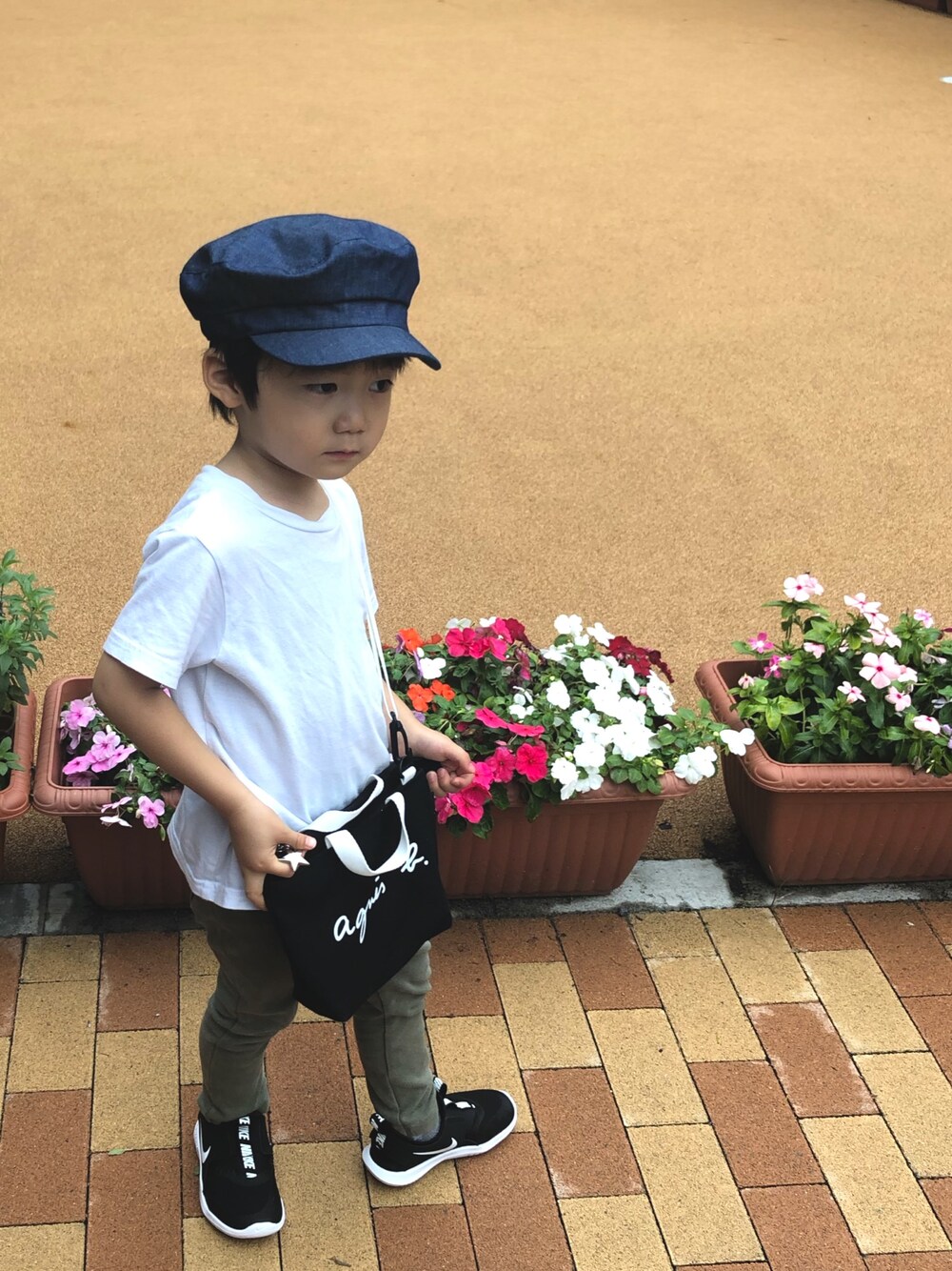「キッズコーデ、カジュアルコーデ、保育園、キャスケット、ナイキ、男の子、3歳、プチプラ、Tシャツ、おしゃれさんと繋がりたい」｜「petit mainのマリンキャップ（キャスケット、ブルー系）」を使った、®️さん（キッズ・92cm）の夏コーディネートの1枚目の写真