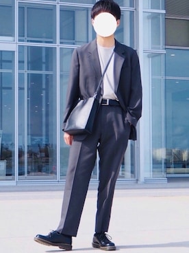 「グレーコーデ」｜「アイテム（その他アウター）」を使った、てもやさん（メンズ・177cm）の春コーディネート