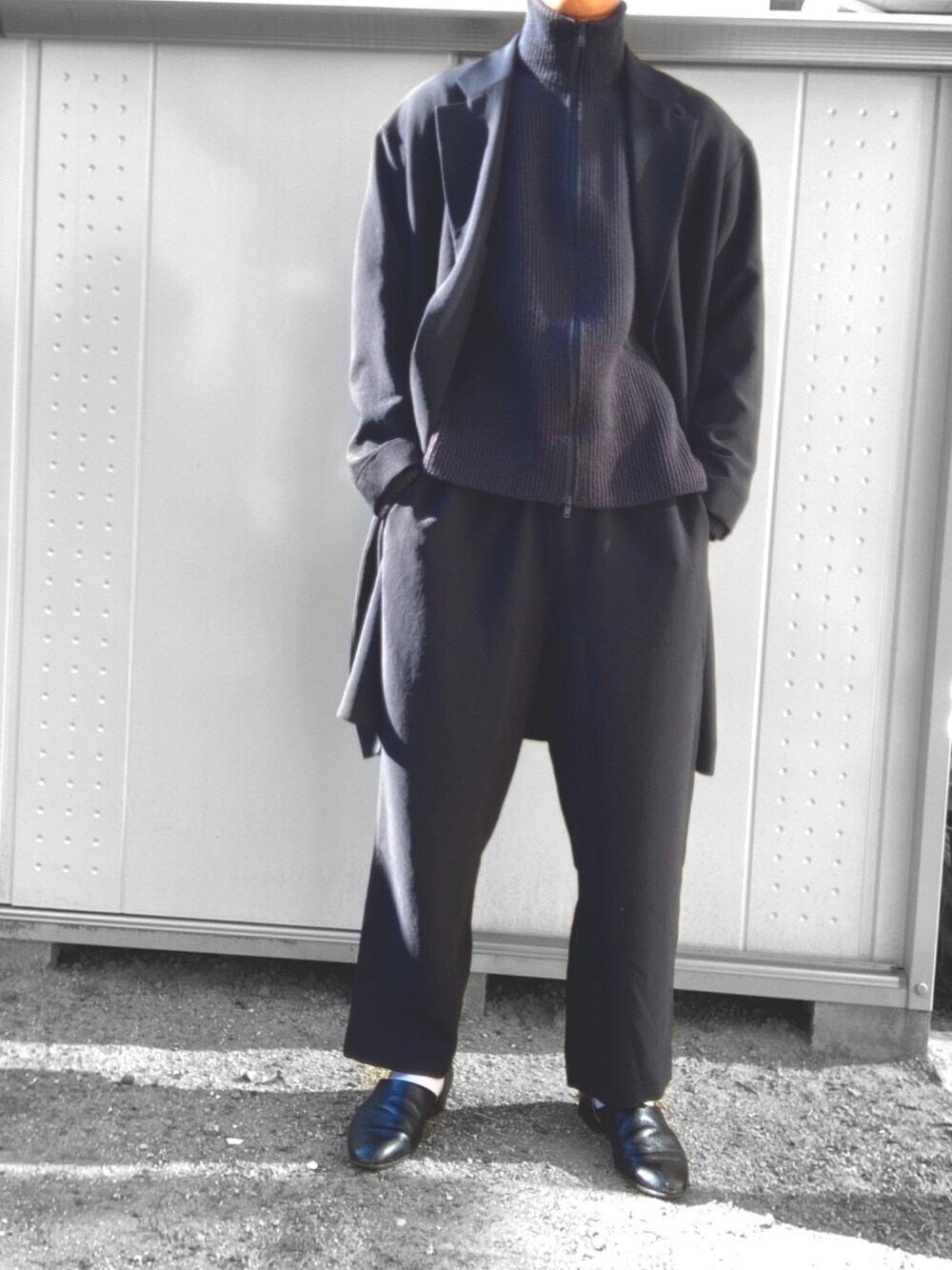 「メゾンマルジェラ、Maison Margiela、ドライバーズニット、ユナイテッドアローズ＆サンズ、セットアップ、オールブラック、ブラック、ニット、HARUTA、コート」｜「Maison MargielaのDRIVERS KNIT-BLK（ニット/セーター、ブラック系）」を使った、つくね［相互フォロー］さん（メンズ・178cm）の冬コーディネートの1枚目の写真