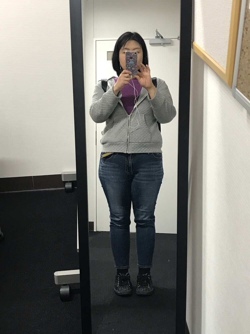 「プラスサイズ」｜「NICE CLAUPのアイテム（ニット/セーター、パープル系）」を使った、流石さん（レディース・159cm）の春コーディネートの1枚目の写真