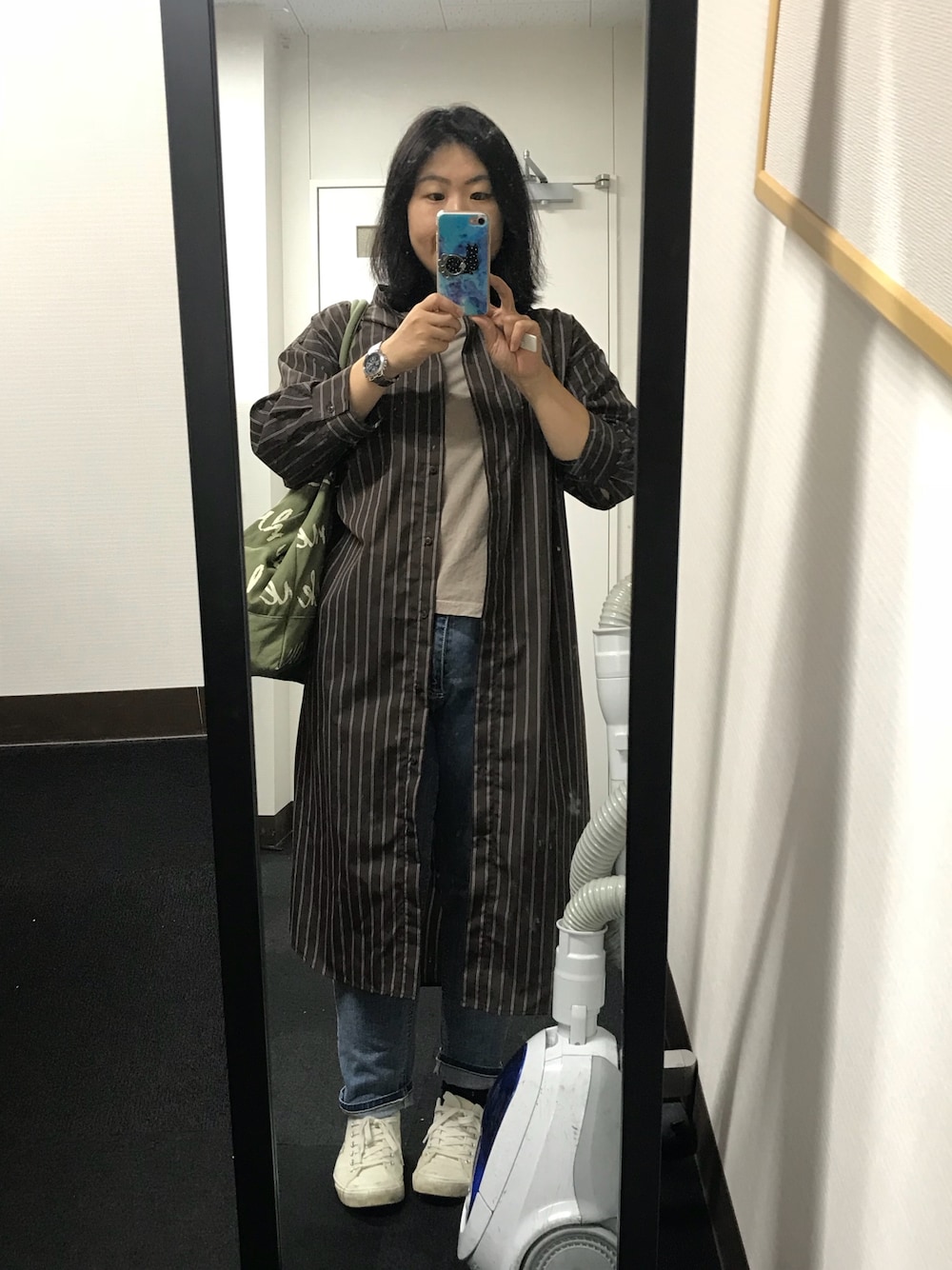 「プラスサイズ、雨」｜「GEORGのアイテム（Tシャツ/カットソー、ベージュ系）」を使った、流石さん（レディース・159cm）の夏コーディネートの1枚目の写真