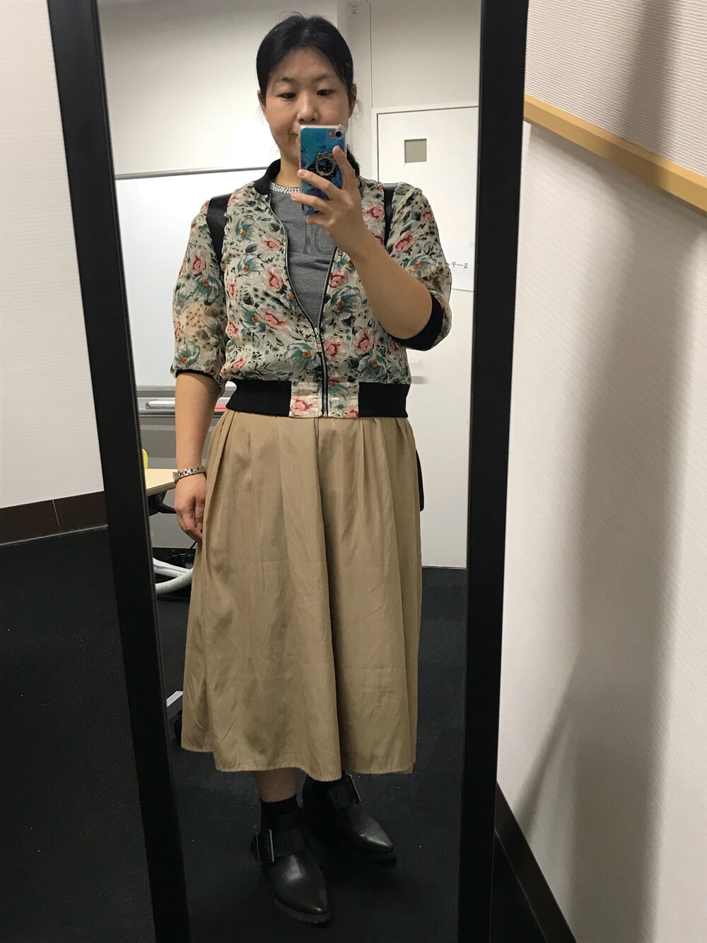 「プラスサイズ、実はワンピース」｜「RAY CASSINのアイテム（ノーカラージャケット、グリーン系）」を使った、流石さん（レディース・159cm）の秋コーディネートの1枚目の写真