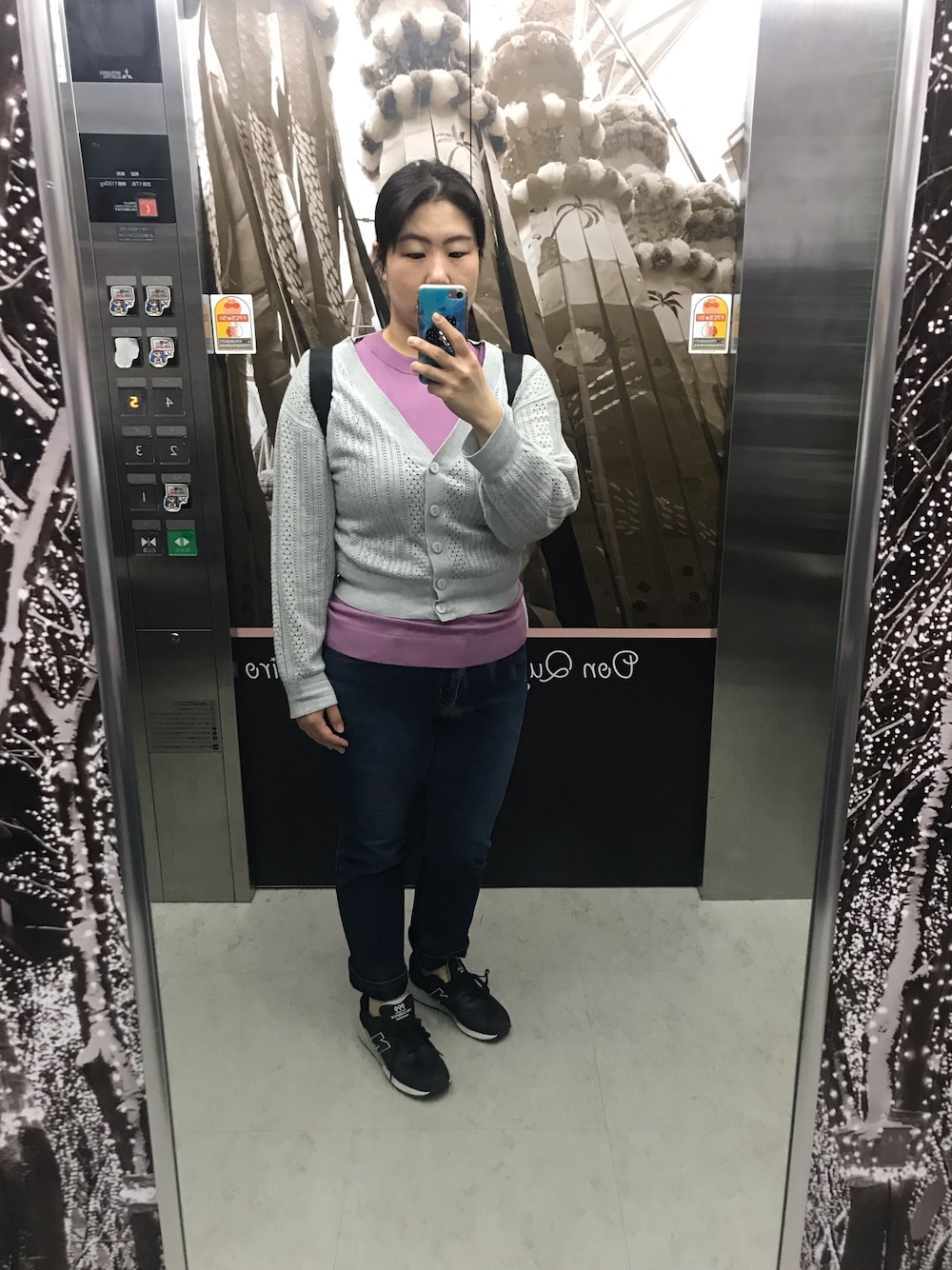 「プラスサイズ、暑い」｜「NEW BALANCEのアイテム（スニーカー、ブラック系）」を使った、流石さん（レディース・159cm）の春コーディネートの1枚目の写真