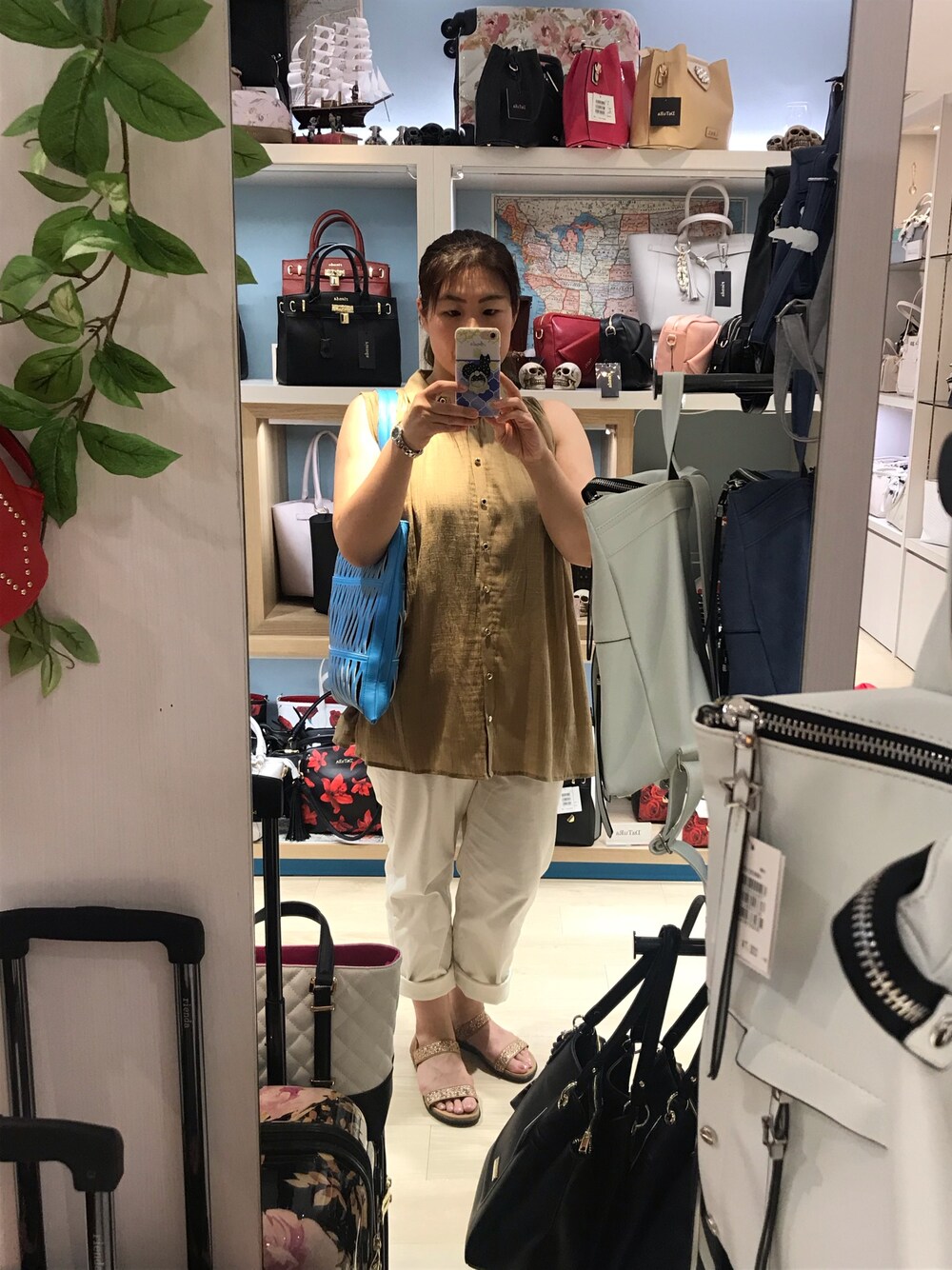 「アラフォー、プラスサイズ、ジム帰り」｜「しまむらのアイテム（シャツ/ブラウス、ベージュ系）」を使った、流石さん（レディース・159cm）の秋コーディネートの1枚目の写真