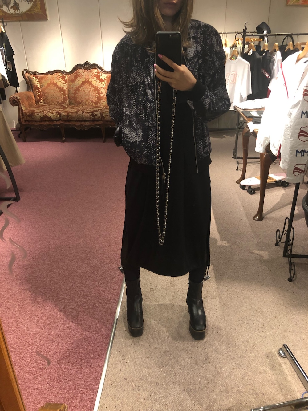 「KMRii、ROYAL FLASH」｜「KMRiiのKMRii/ケムリ/LeCombiPtDolmanSnake（ブルゾン、ブラック系）」を使った、Sayuka Haginoさん（レディース・160cm）の春コーディネートの1枚目の写真