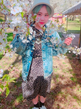 「花見」｜「アイテム（デニムジャケット）」を使った、くれこさん（レディース・153cm）の春コーディネート