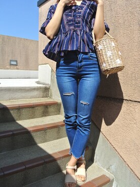 「by RUMIEREのペブラムブラウス 価格:3,500円 color:紺色 size:フリーサイズ（シャツ/ブラウス、ブルー系）」を使った、by RUMIEREさん（レディース）の夏コーディネート