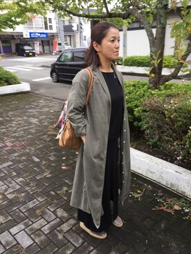 「アイテム（スリッポン、ゴールド系）」を使った、michiさん（レディース・167cm）の秋コーディネート