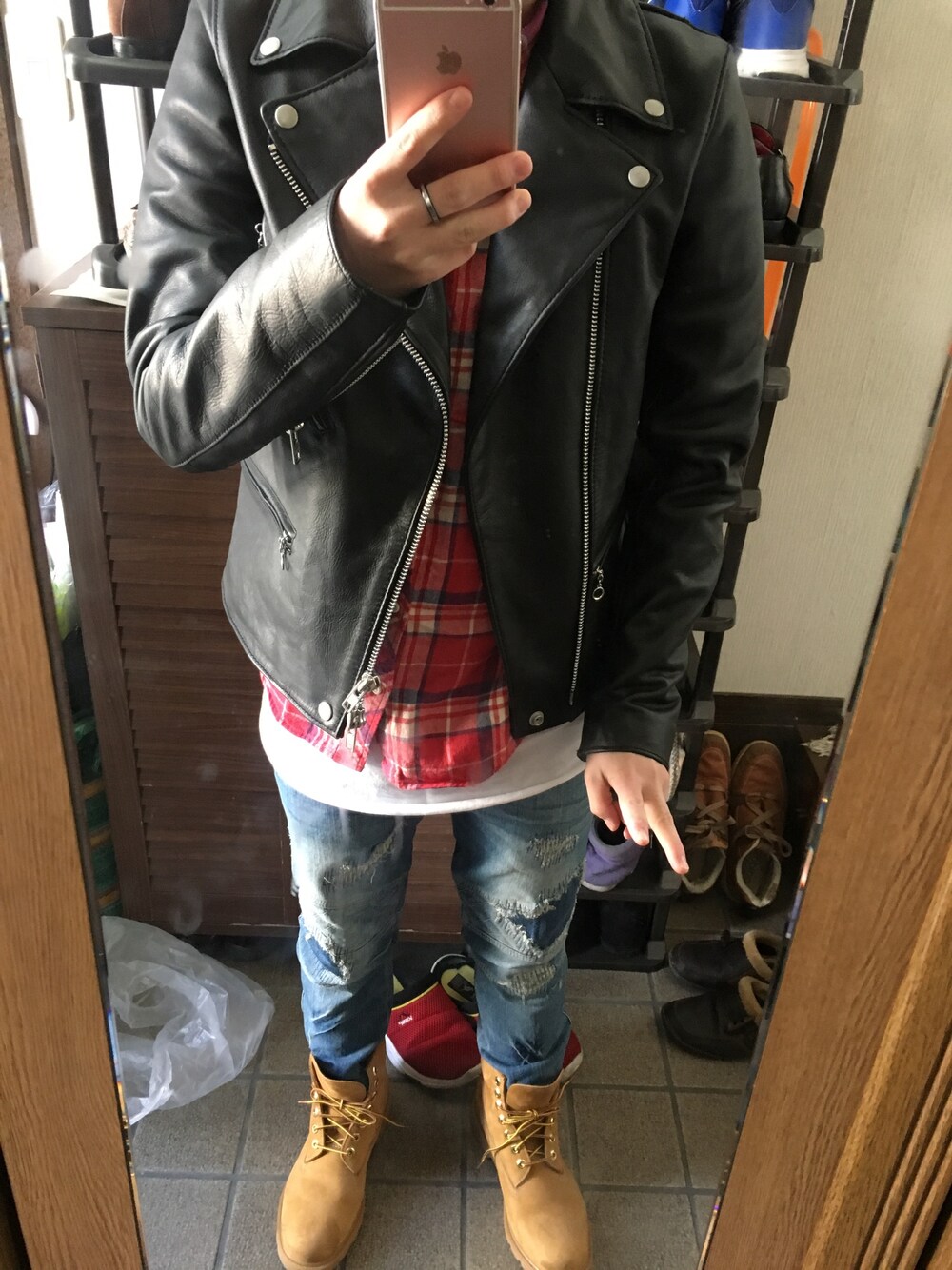 「3代目っぽい感じに」｜「green label relaxingのアイテム（ライダースジャケット、ブラック系）」を使った、tatsuさん（メンズ・160cm）の冬コーディネートの1枚目の写真