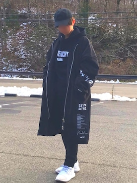 「GIVENCHY（ジバンシイ）のアイテム（パーカー）」を使った、Tsubaさん（メンズ・170cm）の冬コーディネート