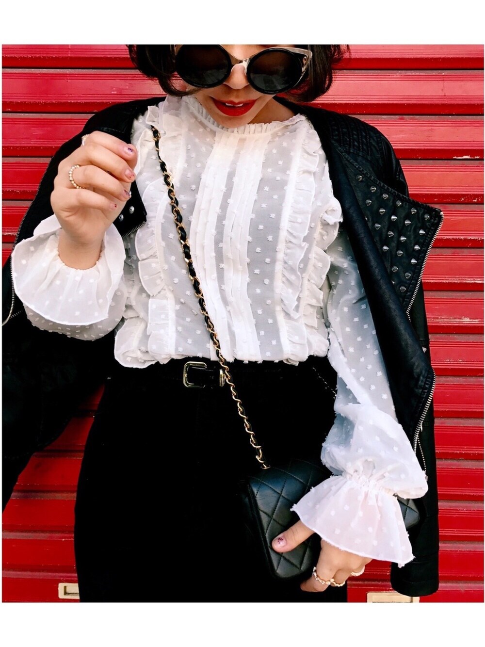 「シンプルコーデ、モノトーン、サングラス、ヴィンテージ、vintage、ZARA、ライダース、冬コーデ、デザイントップス」｜「FOREVER 21のthe studs riders（ライダースジャケット、ブラック系）」を使った、ゆかさん（レディース・147cm）の夏コーディネートの1枚目の写真