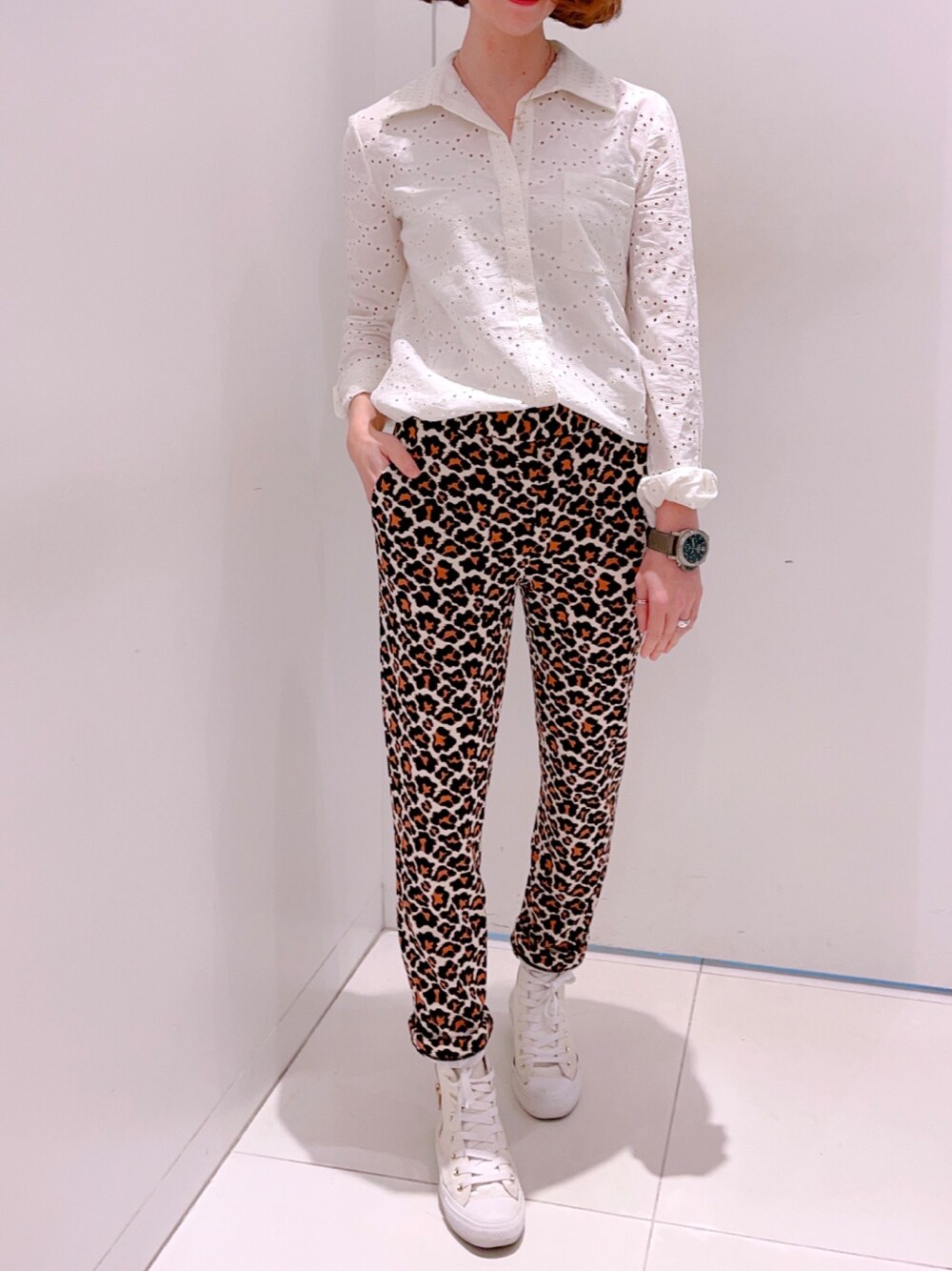 「animal print、Animal pattern、working style、ootd」｜「DIANE von FURSTENBERGのアイテム（その他パンツ、ブラウン系）」を使った、Doraさん（レディース・158cm）の冬コーディネートの1枚目の写真