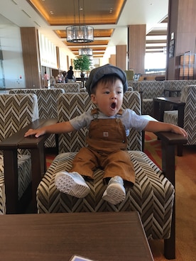 「Carhartt（カーハート）のアイテム（サロペット/オーバーオール）」を使った、TOKIHIROさん（キッズ・80cm）の秋コーディネート