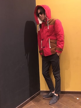 「アイテム（ダウンジャケット/コート、レッド系）」を使った、こばともさん（メンズ・176cm）の秋コーディネート