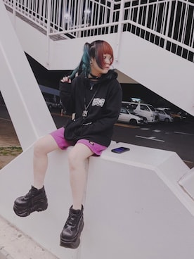 「PLAYERのアイテム（パーカー、ブラック系）」を使った、PLAYERさん（メンズ）の冬コーディネート