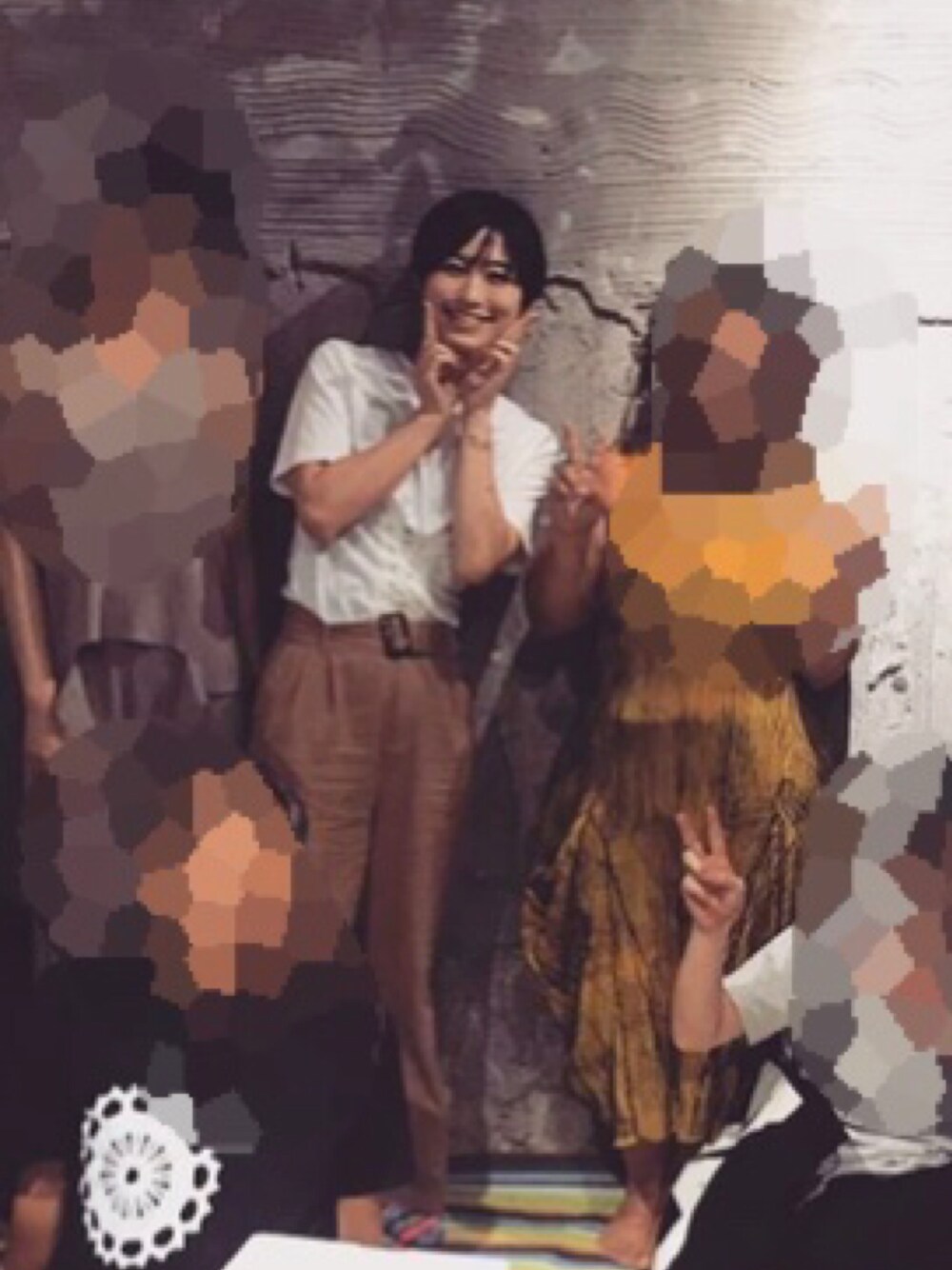 「TODAYFULのアイテム（チノパンツ、ベージュ系）」を使った、よこさん（レディース・168cm）の夏コーディネートの1枚目の写真