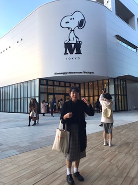 「BEAMS（ビームス）のアイテム（クラッチバッグ）」を使った、Weiwei  Wangさん（レディース・161cm）の春コーディネート