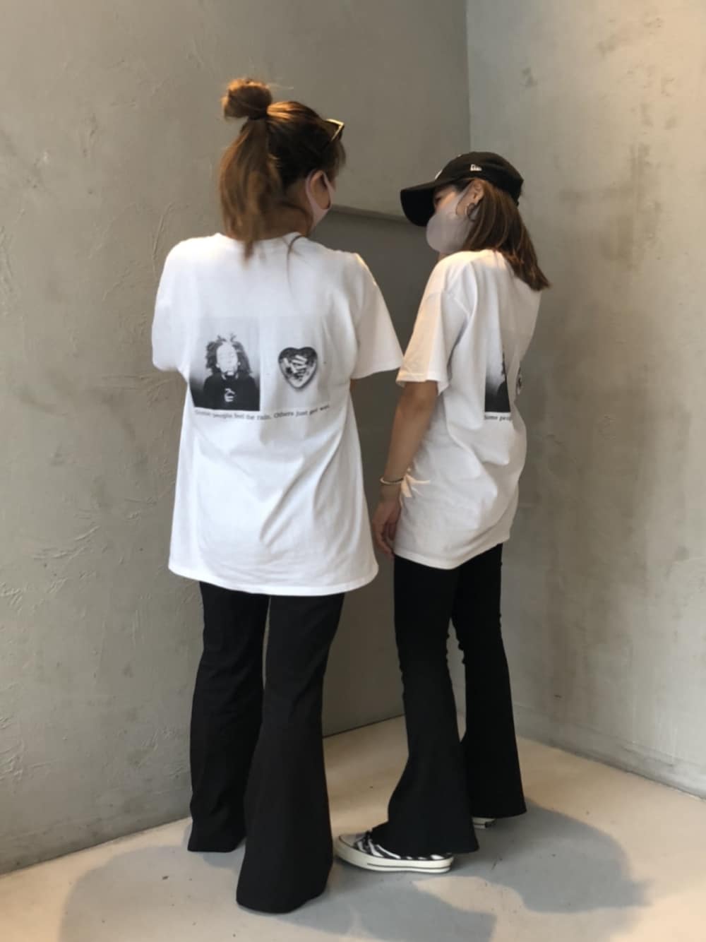 「k.apparelのアイテム（Tシャツ/カットソー、ホワイト系）」を使った、KAEDEさん（レディース・158cm）の秋コーディネートの1枚目の写真