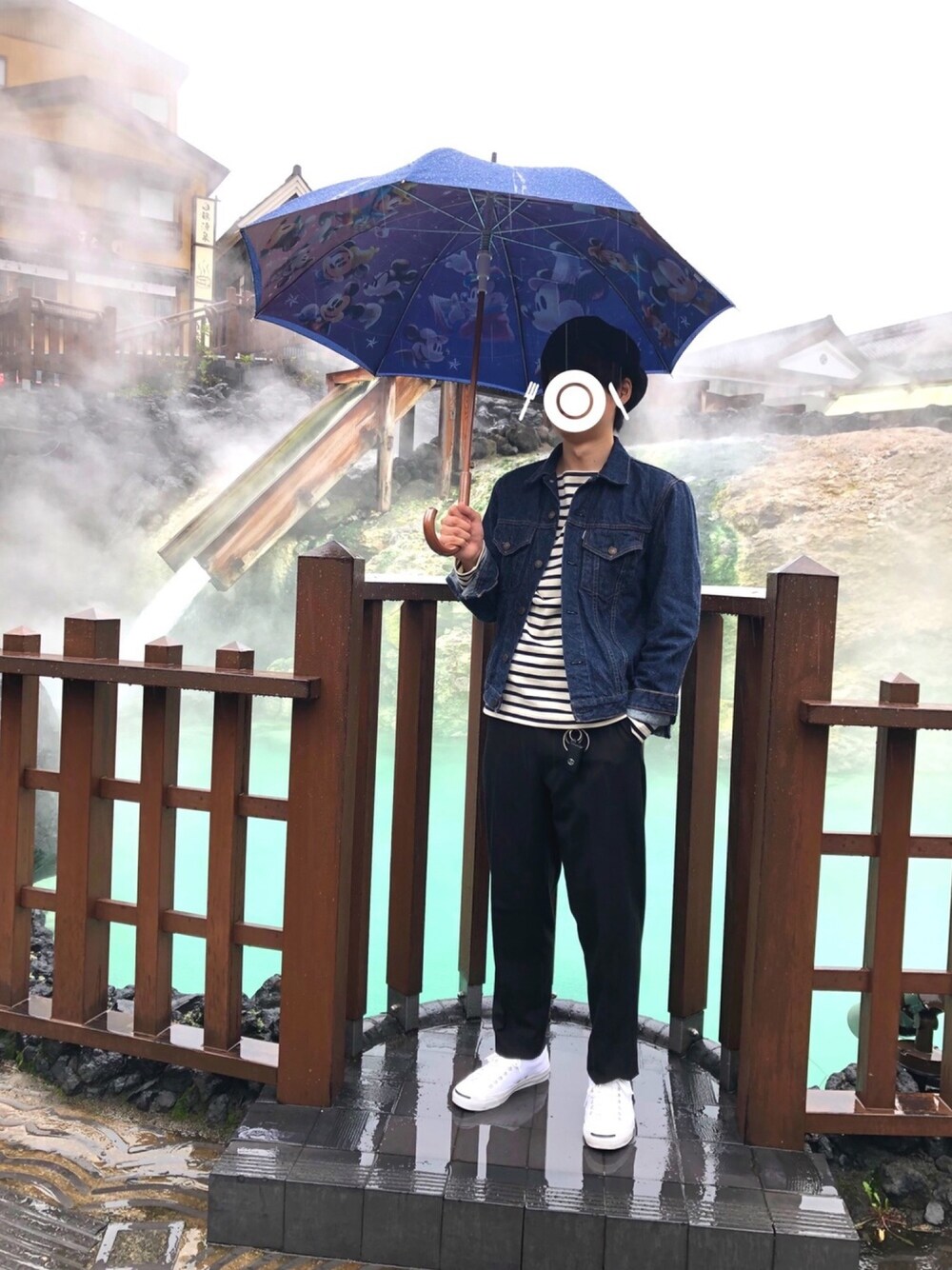 「秋コーデ、カジュアルコーデ、キレイめ、デニム、雨の日コーデ、きれいめカジュアル、ベレー帽、ジャックパーセル、ボーダートップス、orslow」｜「無印良品のアイテム（ハンチング/ベレー帽、ブラック系）」を使った、たきざわさん（メンズ・169cm）の秋コーディネートの1枚目の写真