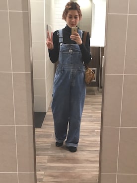 「Calvin Klein（カルバン・クライン）のアイテム（サロペット/オーバーオール）」を使った、まりりんさん（レディース・167cm）の冬コーディネート