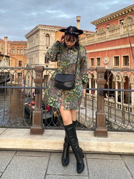 「ディズニー」｜「アイテム（ステンカラーコート）」を使った、なつさん（レディース・166cm）の秋コーディネート