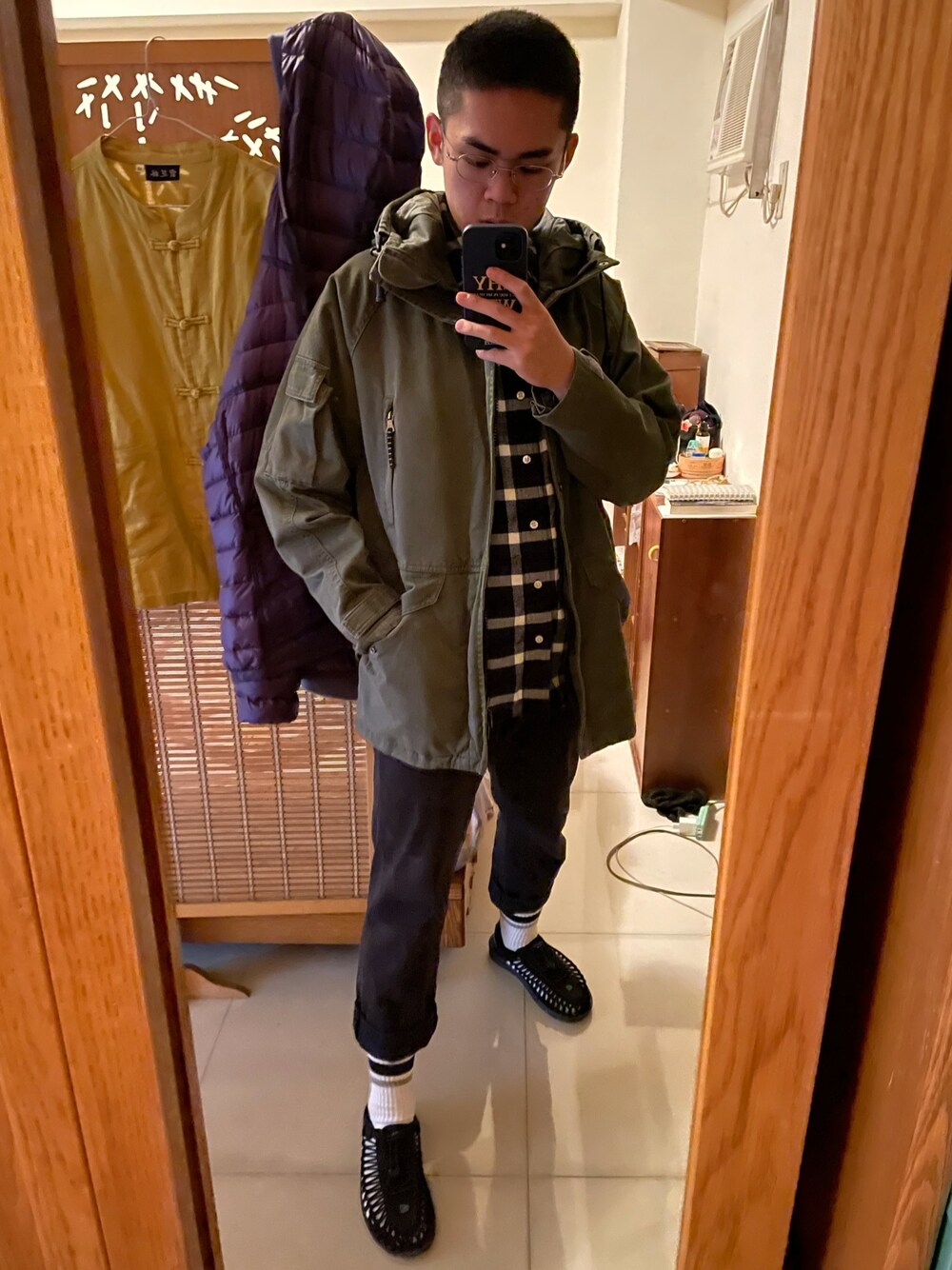 「KEENのアイテム（サンダル、ブラック系）」を使った、wtk1008さん（メンズ・173cm）の夏コーディネートの1枚目の写真