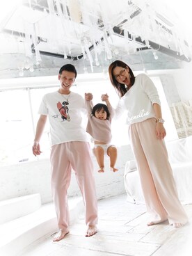 ピンク系のアイテムを使った 家族写真 の人気ファッションコーディネート Wear