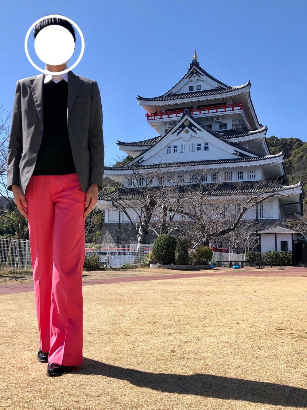 「シンプル、シンプルコーデ、カジュアル、カジュアルコーデ、きれいめカジュアル、大人カジュアル、春、春コーデ、フレアパンツ、スラックス」｜「itailorのアイテム（スラックス、ブラック系）」を使った、⭐️zawa⭐️さん（メンズ・178cm）の春コーディネートの1枚目の写真