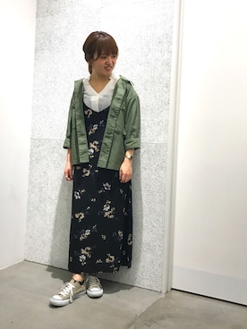 「CONVERSE（コンバース）のCONVERSE コンバース オール スター カラーズ オックス / ALL STAR COLORS OX (ﾍﾞｰｼﾞｭ) 32860669（スニーカー）」を使った、hiroさん（レディース・157cm）の春コーディネート
