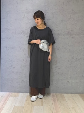 「アイテム（ボディバッグ/ウエストポーチ、シルバー系）」を使った、hiroさん（レディース・157cm）の夏コーディネート