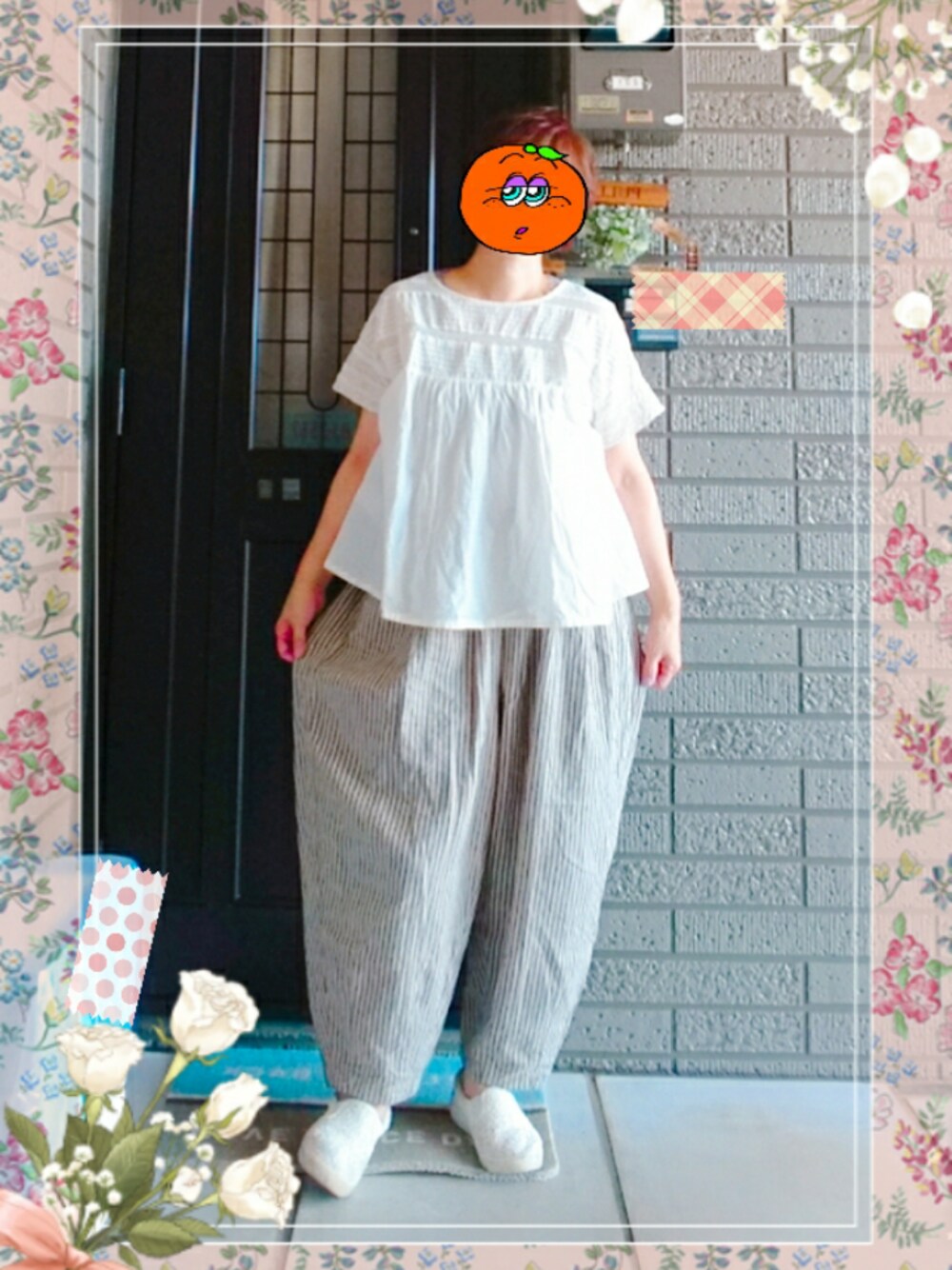 「パンツスタイル、ショートヘア、スニーカー、ホワイトコーデ、まだまだ暑い、サマンサモスモス、レースブラウス、綿麻パンツ」｜「SM2のアイテム（シャツ/ブラウス、ホワイト系）」を使った、SATOMIさん（レディース・160cm）の秋コーディネートの1枚目の写真