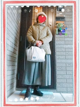 「カーキ色」｜「アイテム（ブラック系）」を使った、SATOMIさん（レディース・160cm）の冬コーディネート