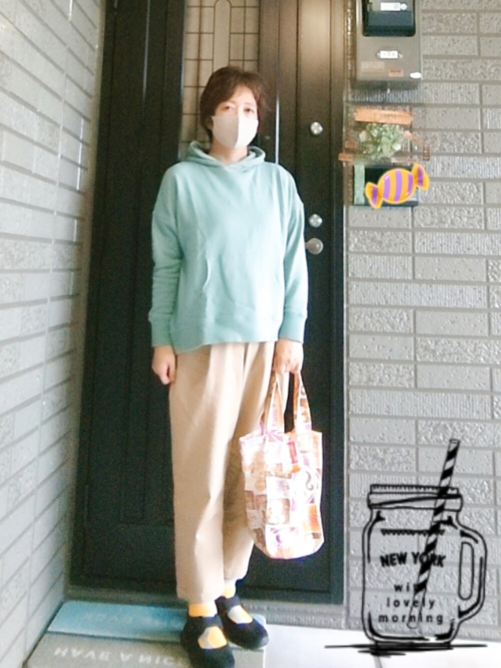「カジュアルコーデ、パーカー、テーパードパンツ、ミントグリーン、ラテカラー、スタディオクリップ(studio CLIP)、リブインコンフォート、自作バッグ(SNOOPY帆布)」｜「studio CLIPの裏起毛フーディプルオーバー（パーカー、グリーン系）」を使った、SATOMIさん（レディース・160cm）の秋コーディネートの1枚目の写真