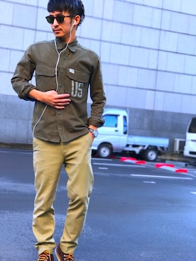 「TOMMY（トミー）のアイテム（チノパンツ）」を使った、安田一平さん（メンズ・169cm）の冬コーディネート