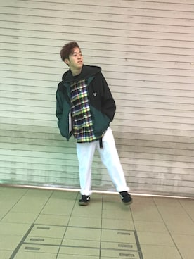 「ネルシャツ」｜「アイテム（ナイロンジャケット）」を使った、大都さん（メンズ・170cm）の冬コーディネート
