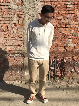 「CONVERSE（コンバース）のアイテム（アクセサリー）」を使った、胡淇幃さん（メンズ・170cm）の冬コーディネート