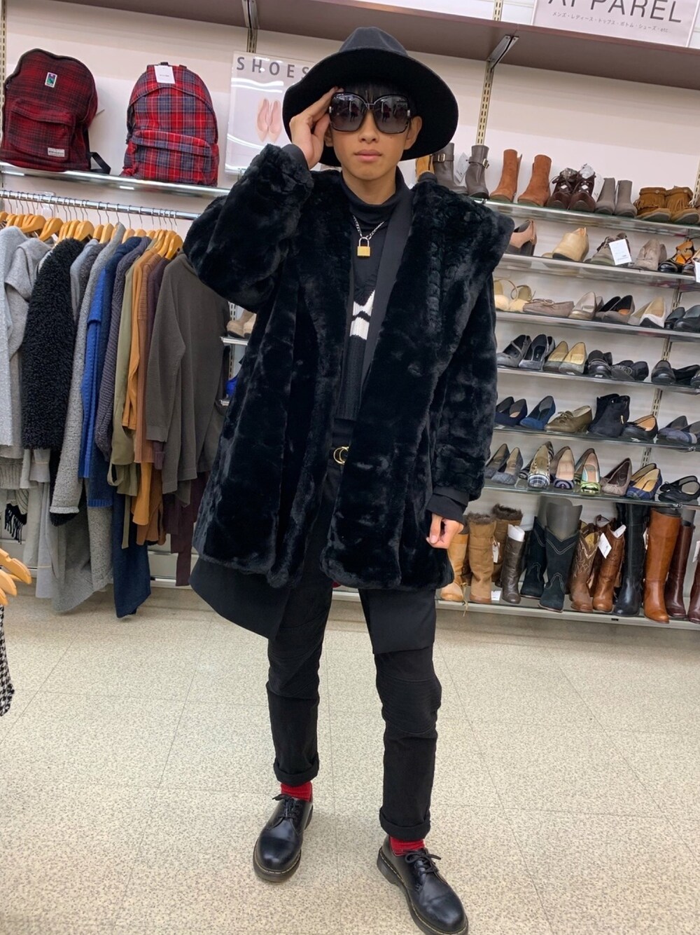 「BIGBANGペンと繋がりたい、BIGBANG、topさん、韓国ファッション、韓国コーデ、韓国、黒、オールブラック」｜「Dr. MartensのDr.Martens ドクターマーチン 1461Z 3EYE GIBSON SHOE 3ホール ギブソン シューズ 11838002 BLACK（ブーツ、ブラック系）」を使った、마이さん（レディース・163cm）の冬コーディネートの1枚目の写真