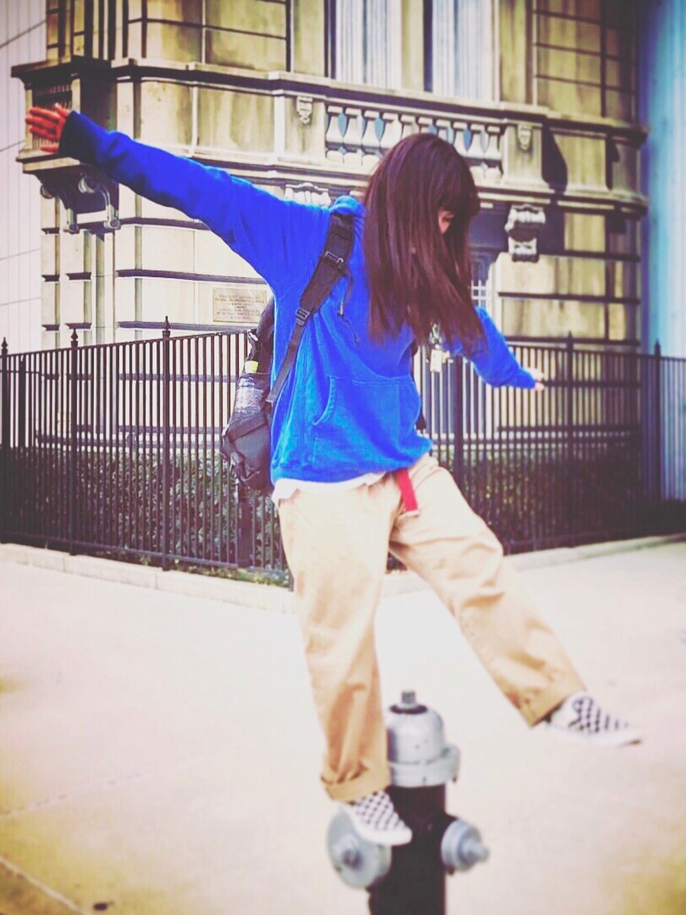 「青、フーディー、FTC、ストリート、RNA、VANS、USJ、x-girl」｜「FTCのEMB OG PULLOVER HOODY（パーカー、ブルー系）」を使った、ぴょんさん（レディース・150cm）の冬コーディネートの1枚目の写真