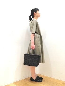 「CHAMULA（チャムラ）のアイテム（スリッポン）」を使った、Bshop横浜店さん（レディース・161cm）の春コーディネート