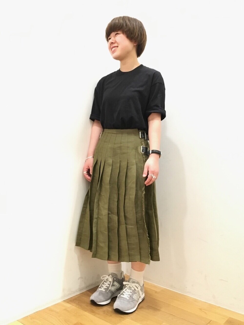Bshop横浜店さんの「ハーフスリーブTシャツ  WOMEN（AURALEE）」を使ったコーディネート