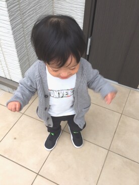 「H&M（エイチ・アンド・エム）のアイテム（カーディガン/ボレロ）」を使った、miiさん（キッズ・70cm）の冬コーディネート