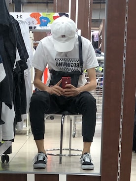 「VANS（バンズ）のアイテム（スニーカー、ブラック系）」を使った、大輝さん（メンズ・176cm）の春コーディネート