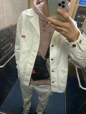 「Manhattan Portage（マンハッタンポーテージ）のアイテム（ショルダーバッグ、ブラック系）」を使った、大輝さん（メンズ・176cm）の秋コーディネート