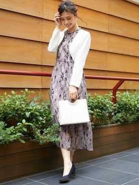 「form forma（フォルムフォルマ）のビジューハンドルパーティーバッグ（ハンドバッグ）」を使った、formformaSTAFFさん（レディース・161cm）の秋コーディネート