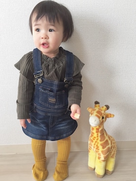 「マスタード」｜「アイテム（ジャンパースカート）」を使った、momonさん（キッズ・70cm）の冬コーディネート
