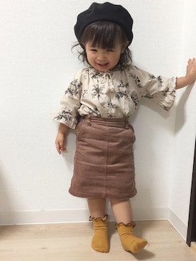 「SEVENDAYS=SUNDAY（セブンデイズサンデイ）のアイテム（スカート）」を使った、momonさん（キッズ・80cm）の秋コーディネート